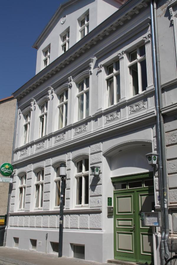 Restaurant & Hotel Olive Грайфсвалд Екстериор снимка