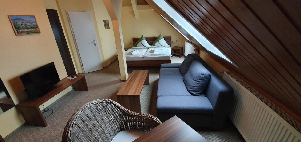 Restaurant & Hotel Olive Грайфсвалд Екстериор снимка