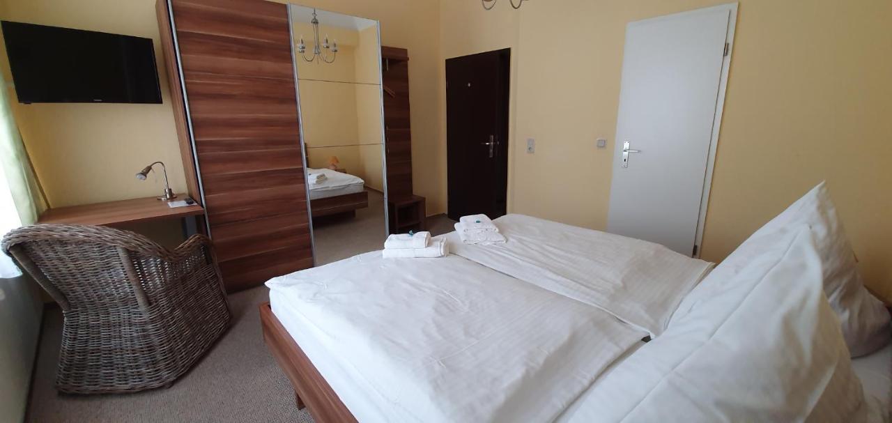 Restaurant & Hotel Olive Грайфсвалд Екстериор снимка