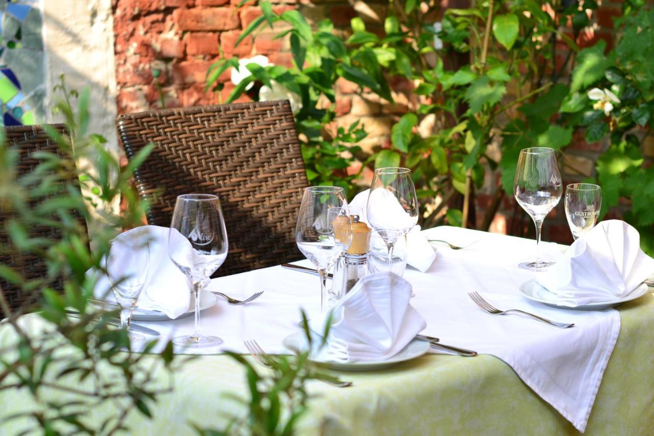 Restaurant & Hotel Olive Грайфсвалд Екстериор снимка